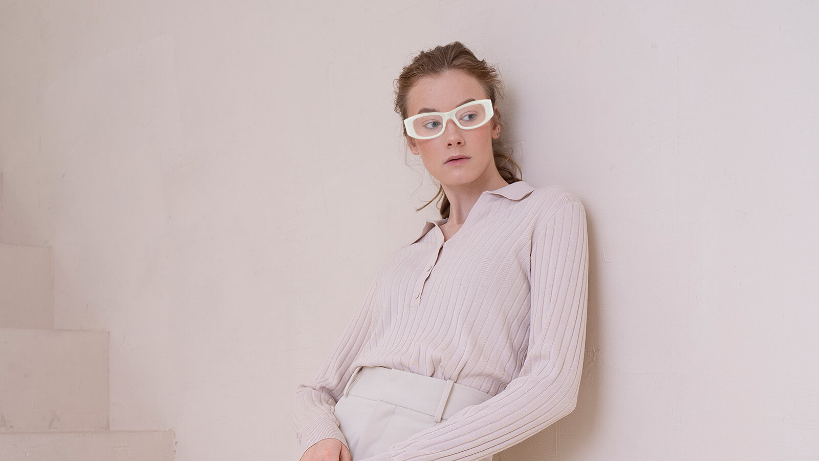 white frame glasses trend
