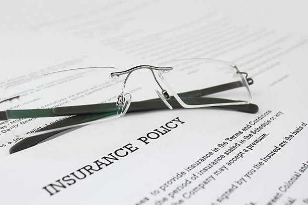 Frame-glasses-with-insurance